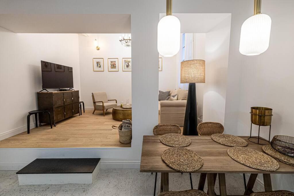 Chez Collette - Luxury In The Old Nisa Exterior foto